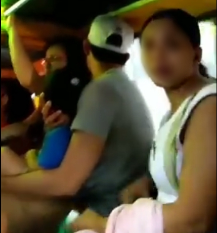 Nahati Ang Opinyon ng Netizen. Nakababatang Babae na Nagpost ng Video ng Isang Nakatatandang Babaeng Nakaalitan Dahil sa Siksikan sa Jeep Nahati Ang Opinyon ng Netizen. Nakababatang Babae na Nagpost ng Video ng Isang Nakatatandang Babaeng Nakaalitan Dahil sa Siksikan sa Jeep