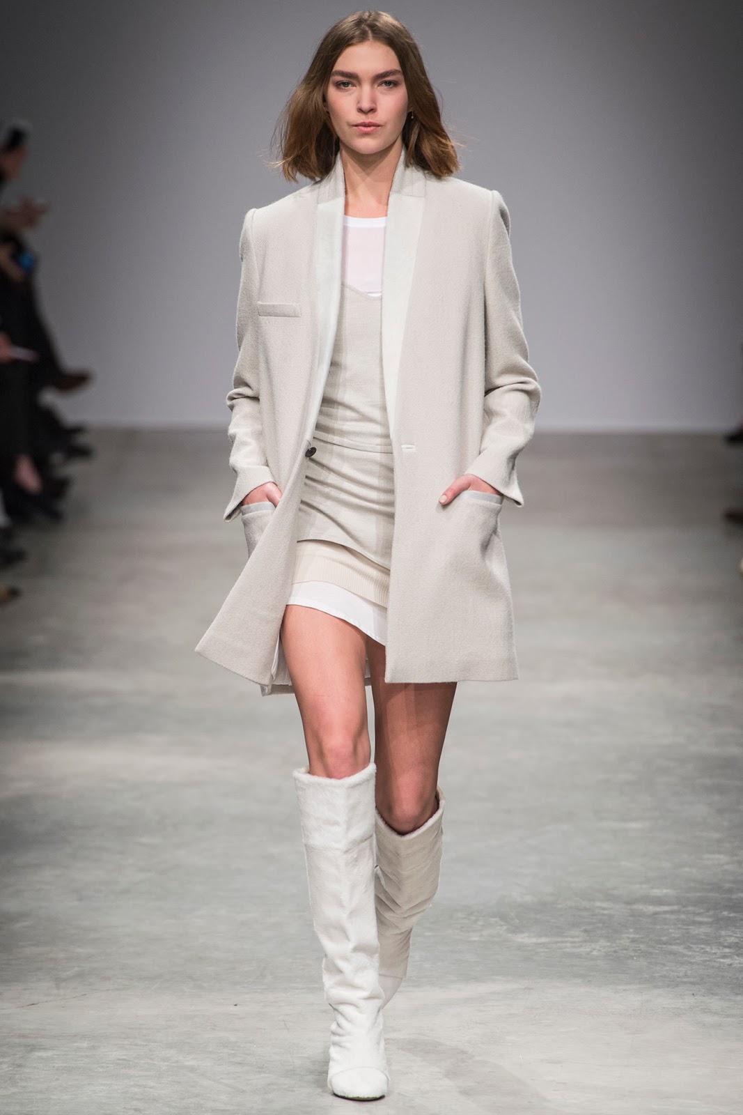 Тренды весны 2024 верхняя одежда фото. Пальто Isabel Marant. Изабель Марант одежда. Пальто мода 2023-2024.