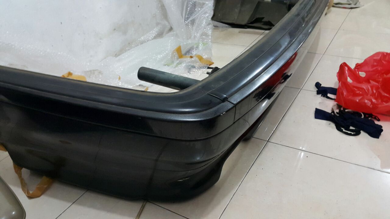 Sparepart BMW Second: Bumper Belakang BMW E38 Body Kit Hamann BMW 728i