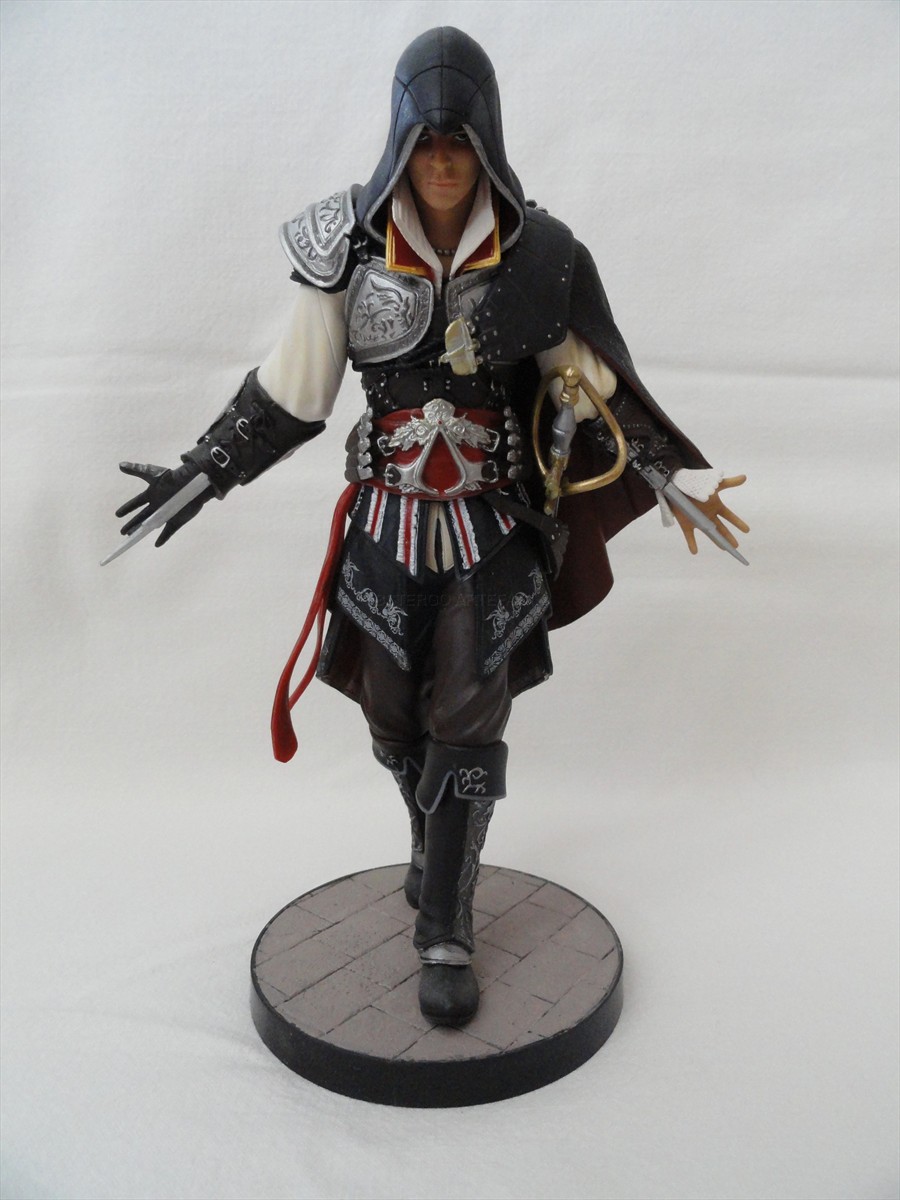 Abstergo Artefact AC2 Figurine Ezio "Black"
