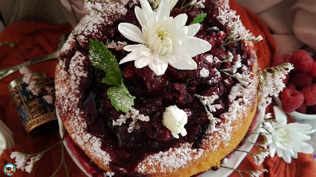 Tarta de papas y frutas rojas