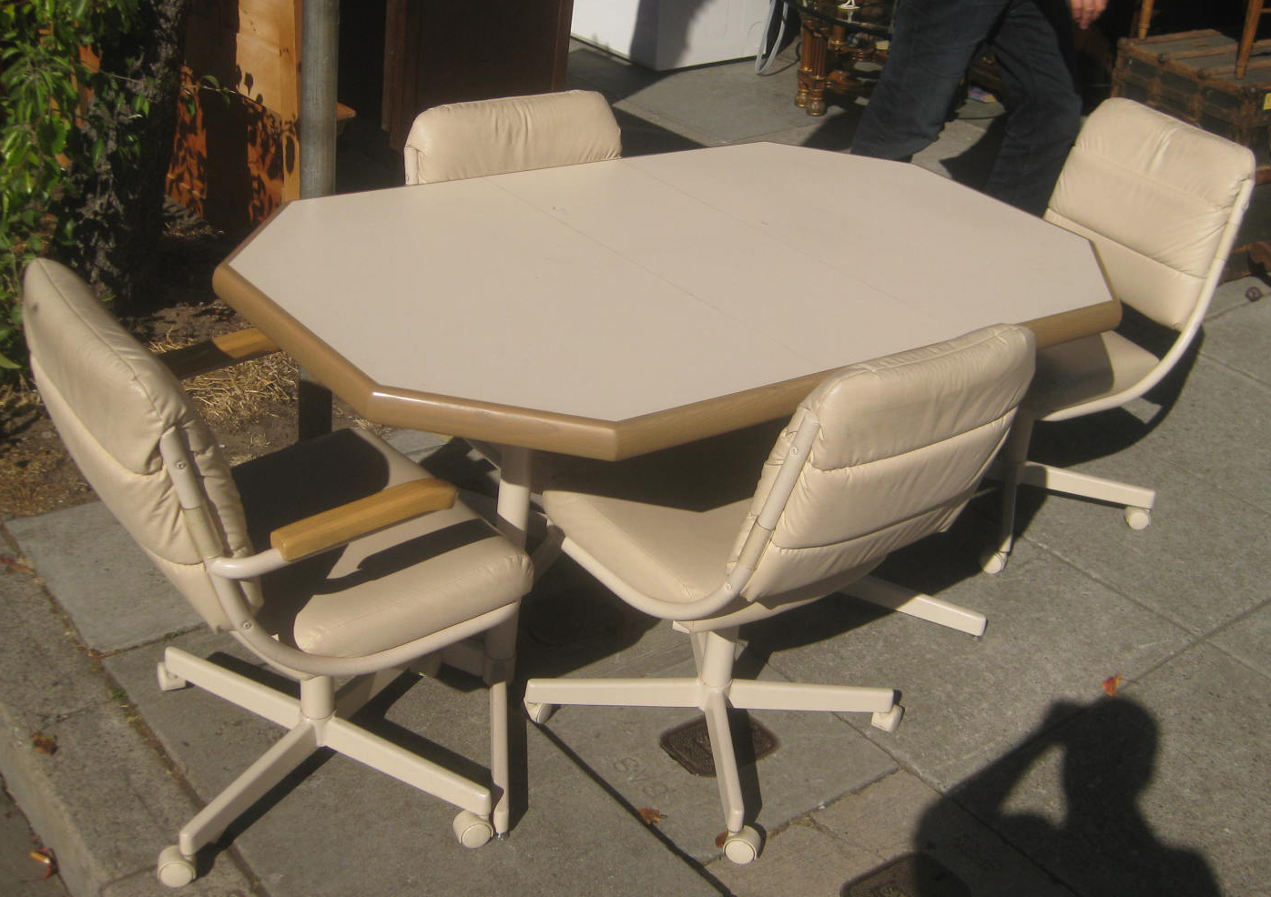 UHURU FURNITURE & COLLECTIBLES SOLD White Leather Dining Set 115