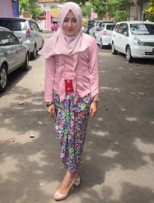 Kebaya Kutu Baru Modern Untuk Muslimah Terbaru Kebaya Kutu Baru Modern Untuk Muslimah Terbaru