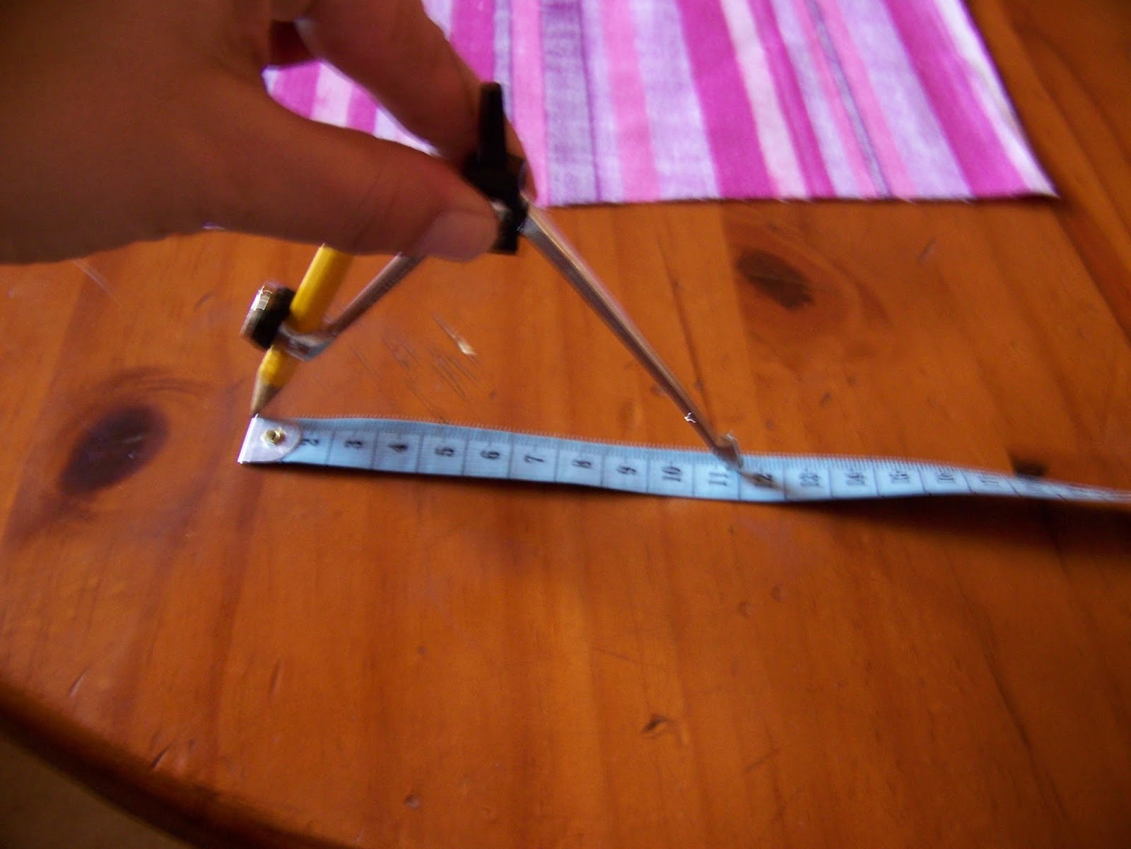 A Pretty Talent Blog Make a Round Scatter Cushion