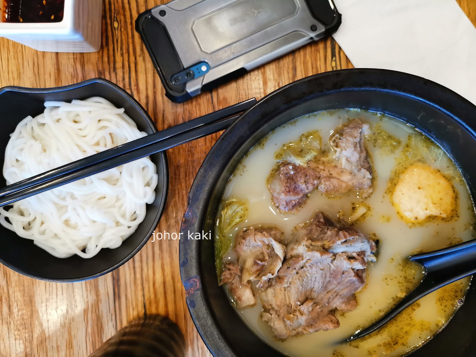 Dagu Rice Noodles & Pork Soup 大鼓米线. Ancient Chinese Comfort Dish comes to Canada Tony Johor