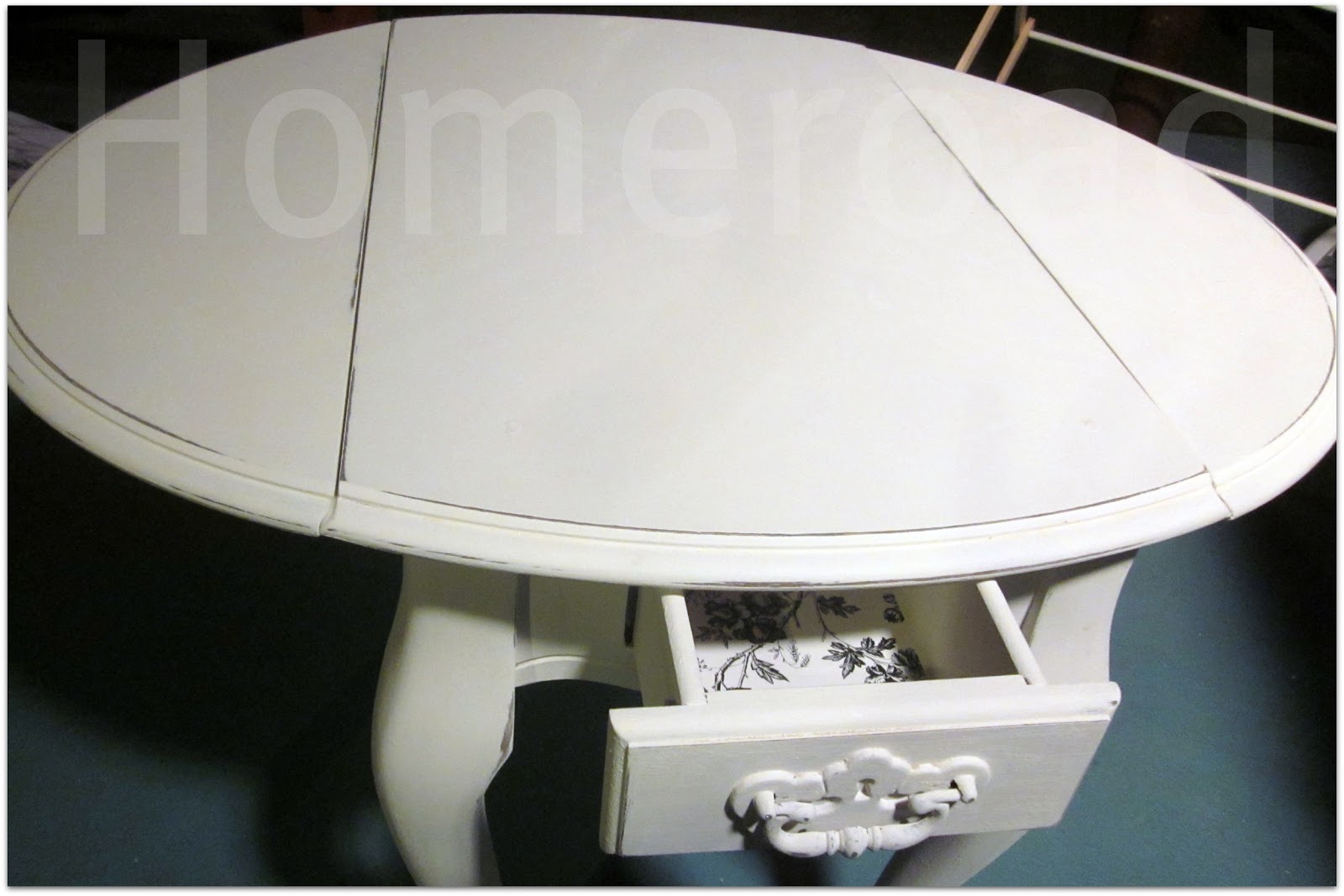 How to Paint a Shabby Drop Leaf Table