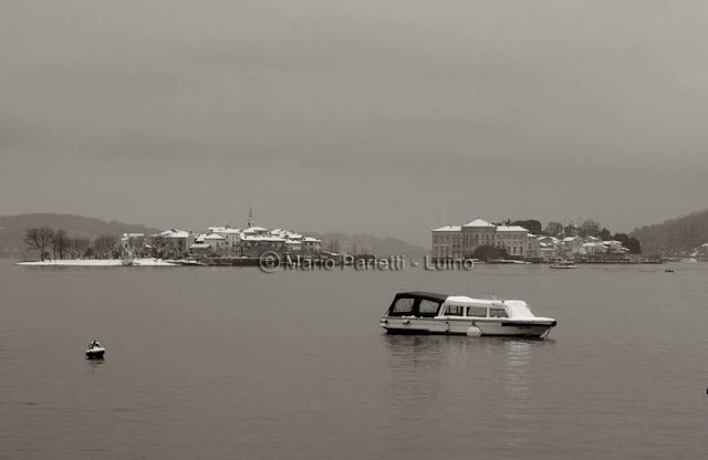 Lago Maggiore isole Borromee con la neve Stresa lago Maggiore le isole