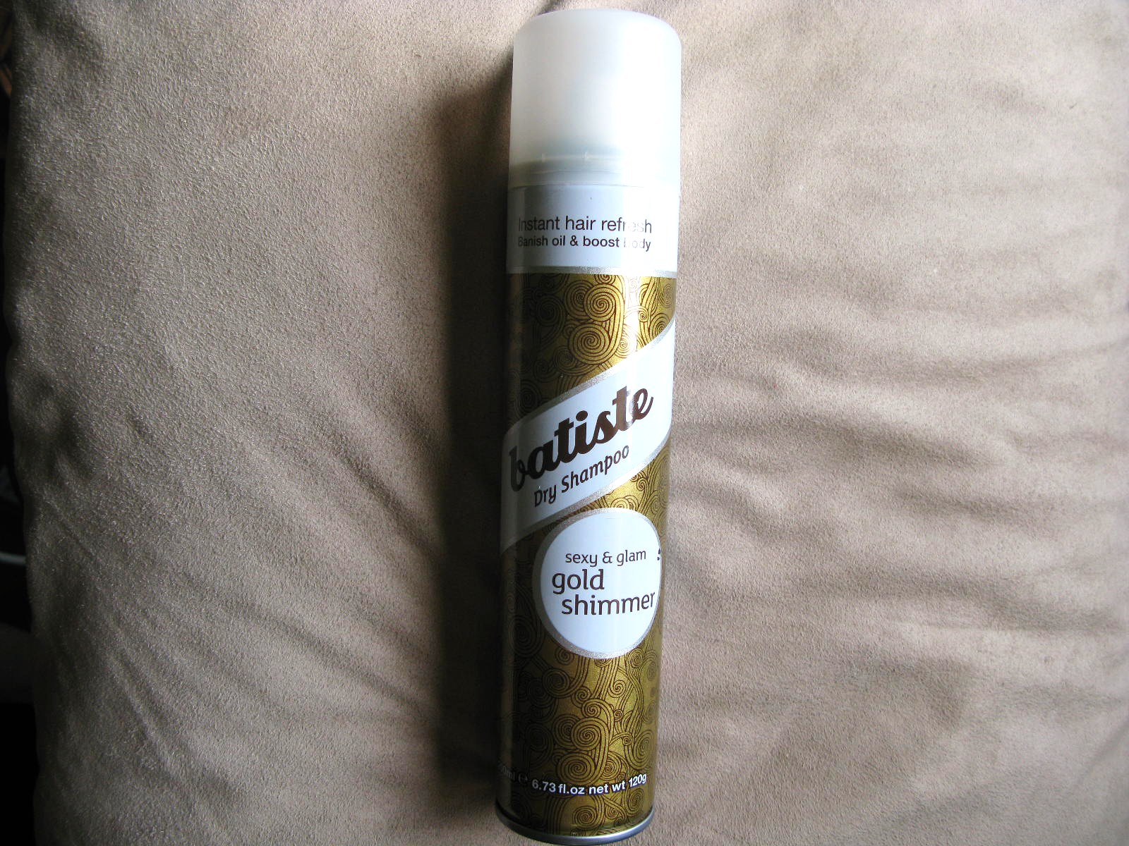 magpiebox Batiste dry shampoo gold shimmer review.