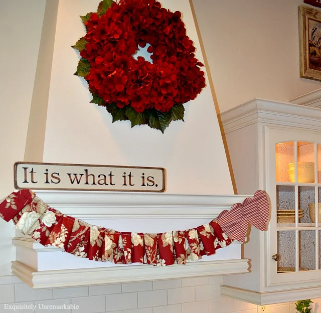 how to make a scrap fabric garland for valentine's day
