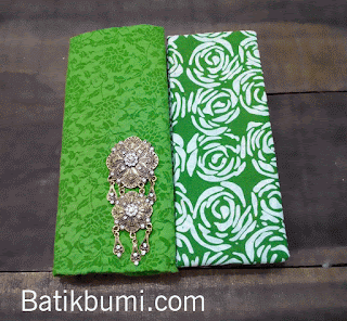 Kain batik emboss di kombinasi dengan batik kelengan