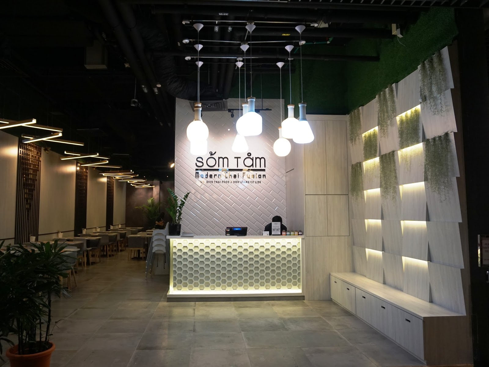 PinkyPiggu: Som Tam @ Orchard Central ~ Modern Thai Fusion Restaurant.  Green Curry Pasta Or Tom Yum Burger, Anyone?
