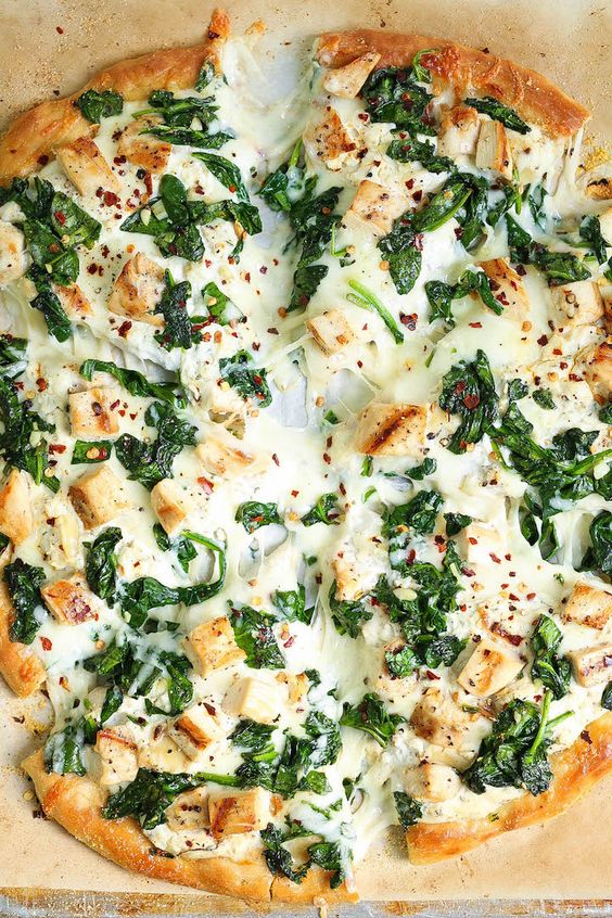Roasted Garlic, Chicken and Spinach White Pizza #foodie