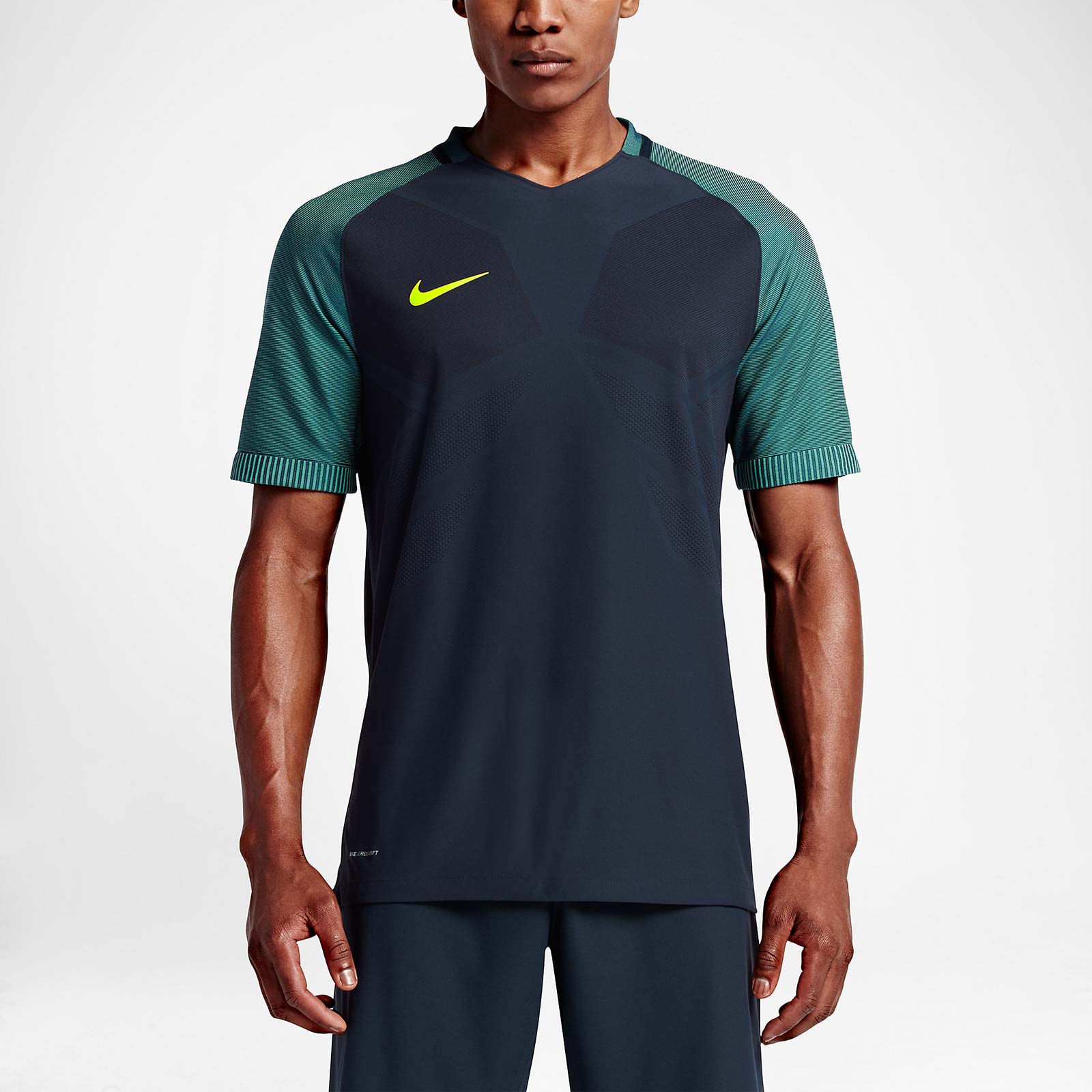 nike aeroswift elite