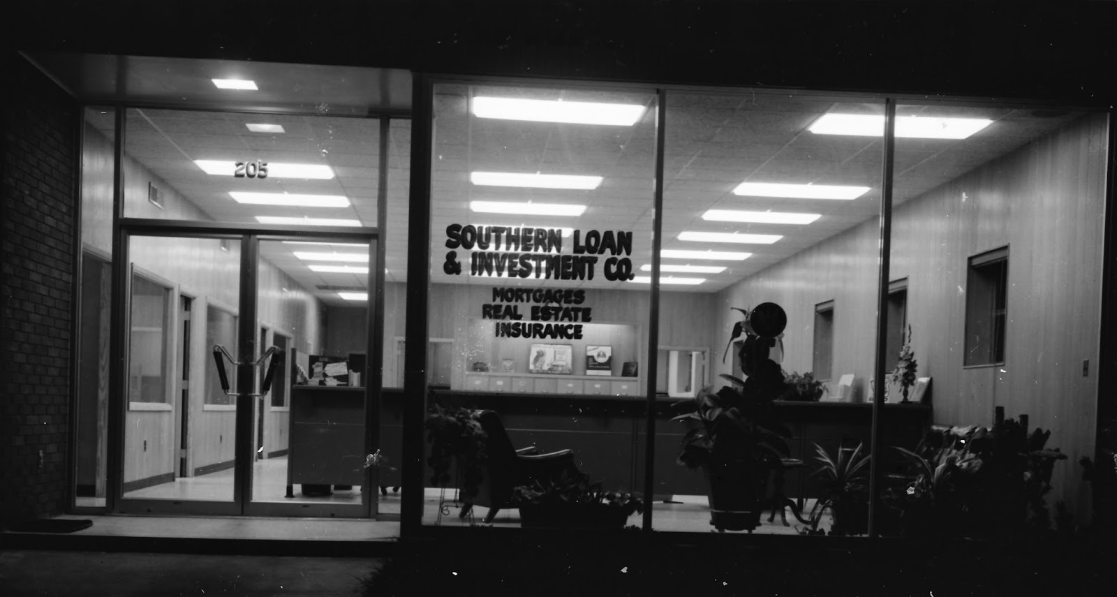 IMAGES OF OUR PAST CURRY INSURANCE & REALTY OFFICE NORTH JEFFERSON STREET, DUBLIN, 1960S