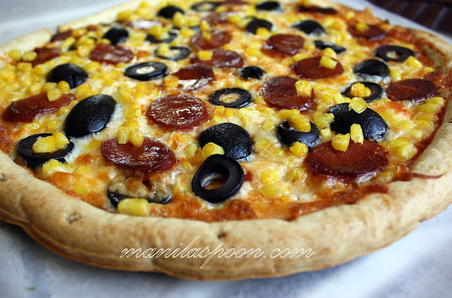 Chorizo, olives and corn make this Spanish-style pizza oh so delicious! Quick and easy to prep! Freezable, too. Chorizo and Corn Pizza
