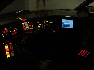 Imagen con el interior del coche fantástico, KITT