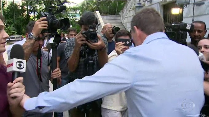 Crivella se irrita com repórter da Globo e afasta de outros jornalistas