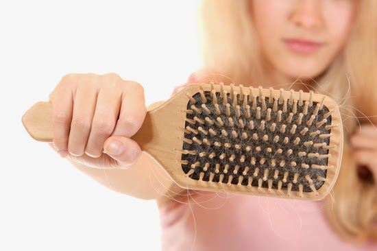 أسباب تساقط الشعروعلاجه أسباب تساقط الشعروعلاجه