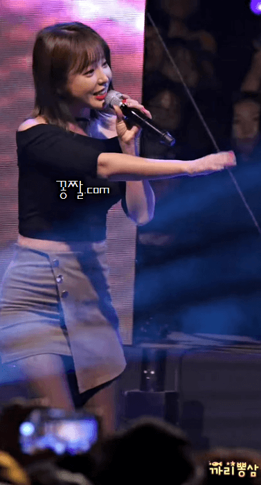 타이트 치마 입은 갓떼리 홍진영 | 인스티즈