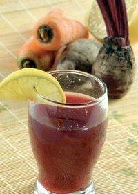 Mix jus buah bit wortel untuk detox