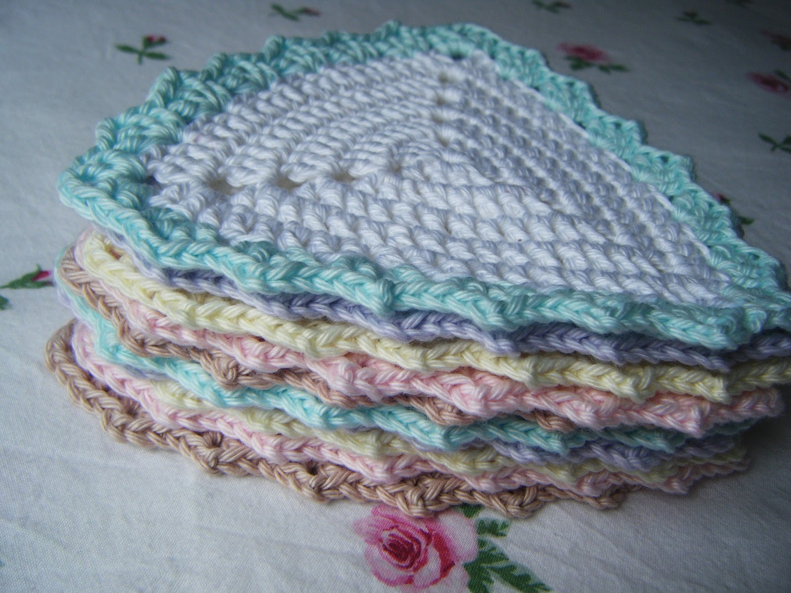 Crochet Baby Bunting & Pattern