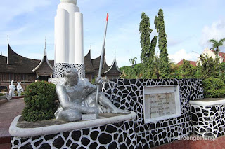 bangunan museum adityawarman