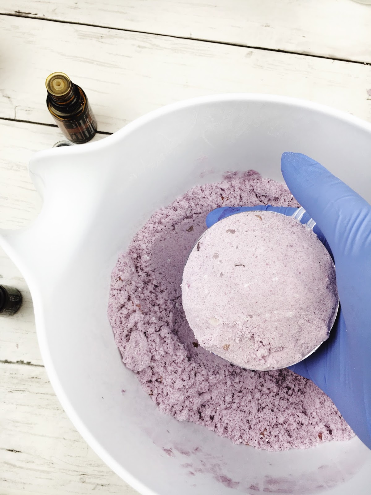 five sixteenths blog Make it Monday // DIY Bath Bombs with Essential Oils