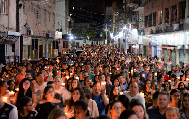 Católicos tomam as ruas de Jacobina durante a 16ª Caminhada da Luz