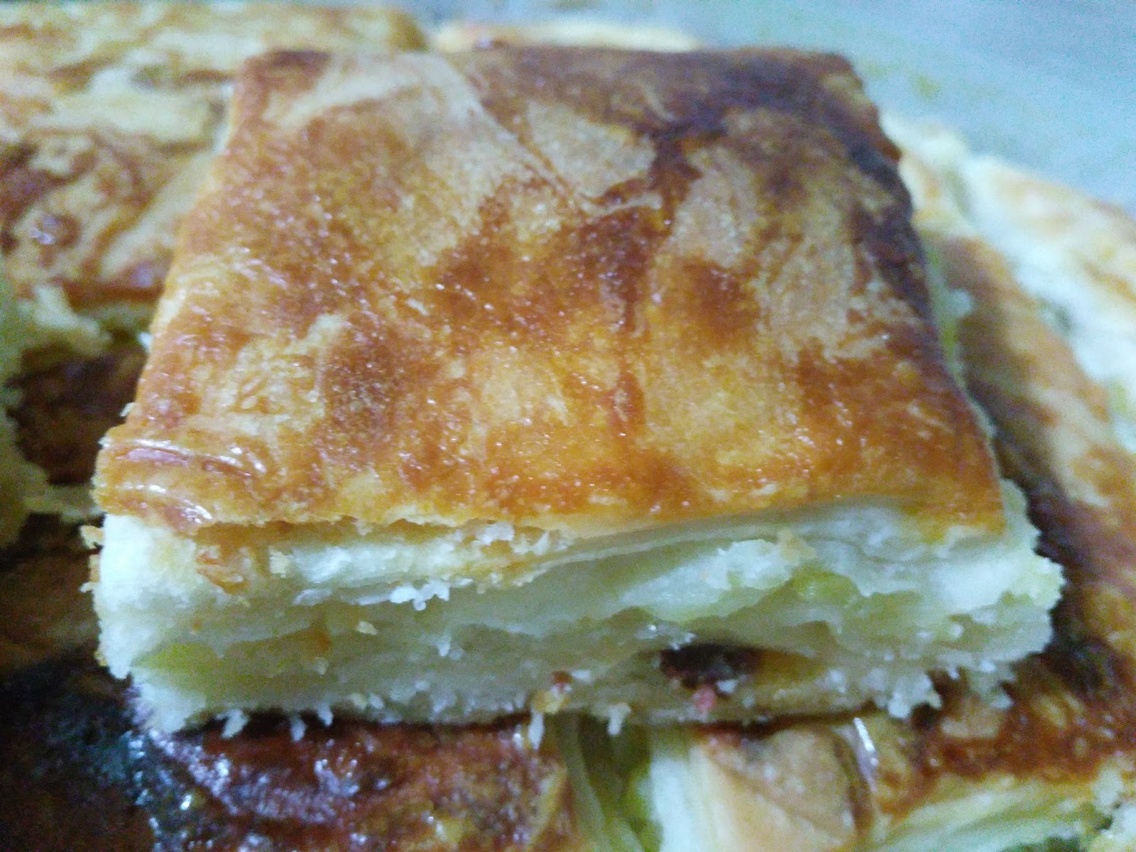 NİŞASTALI EL AÇMASI BÖREK NİŞASTALI EL AÇMASI BÖREK