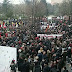 Una marea di gente a Macerata, in tantissimi a Milano. L'antifascismo scende in piazza