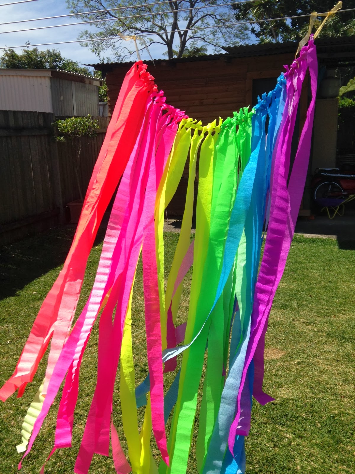 Life in Tempe Rainbow Streamer Garland Tutorial