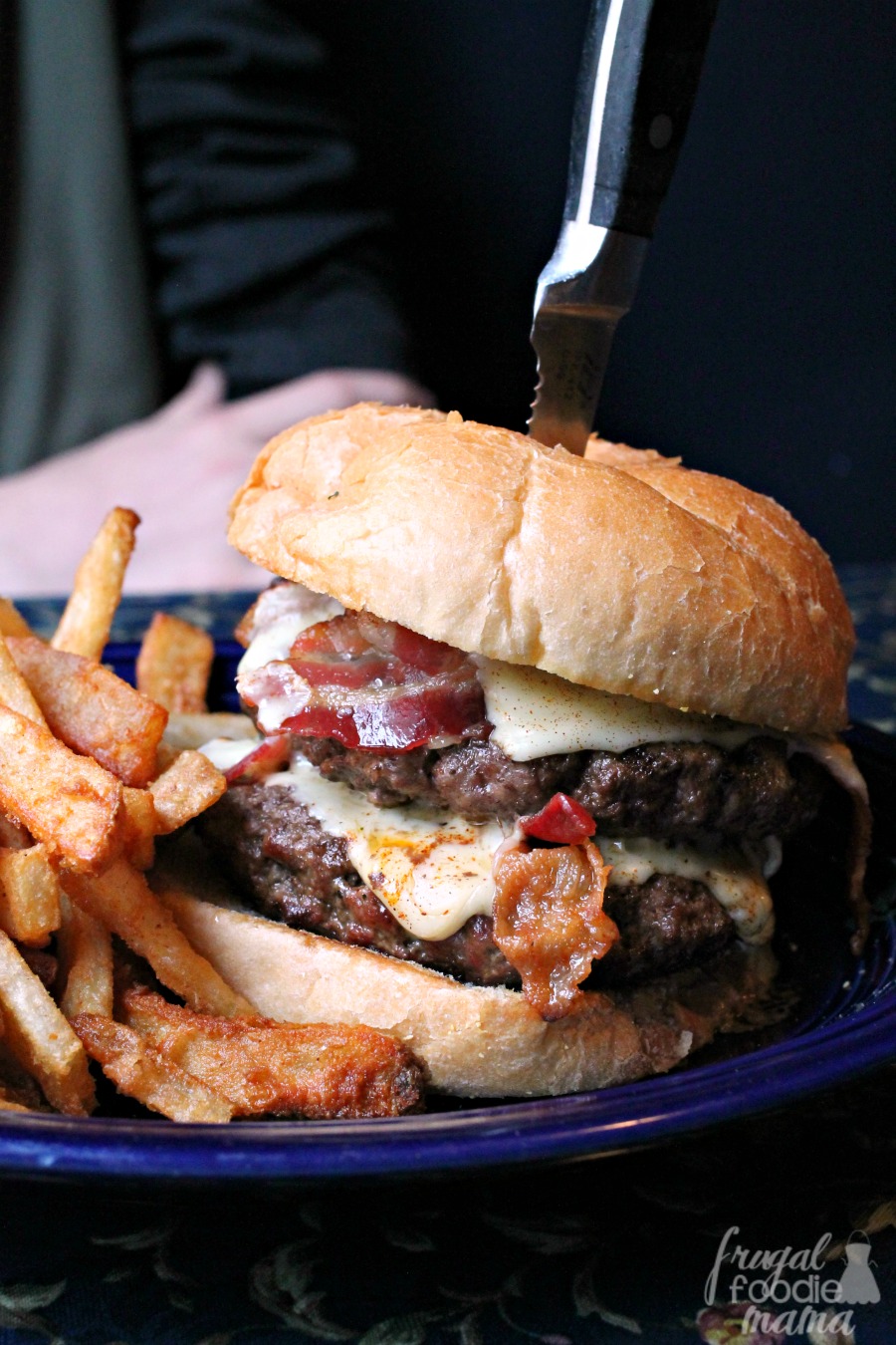 Frugal Foo Mama Where To Eat In Gettysburg The Brandt S Gut Buster Bacon Cheeseburger From Pub Consists Of Two 8 Ounce Burgers