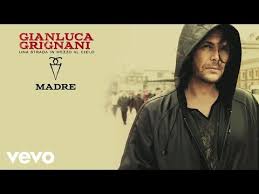 La nuova canzone di Gianluca Grignani è "Madre"