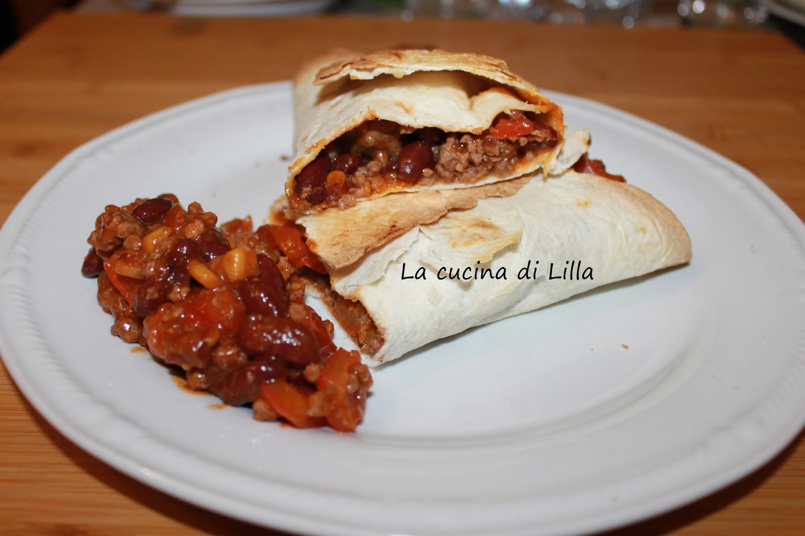 Texmex Tortillas con manzo, peperoni, mais e fagioli