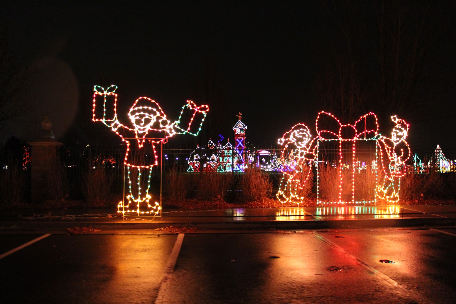 Jen's Updates Holiday Lights at Thanksgiving Point