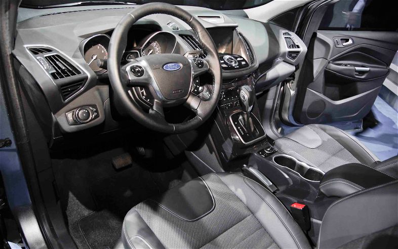 2013-Ford-Escape-interior.jpg