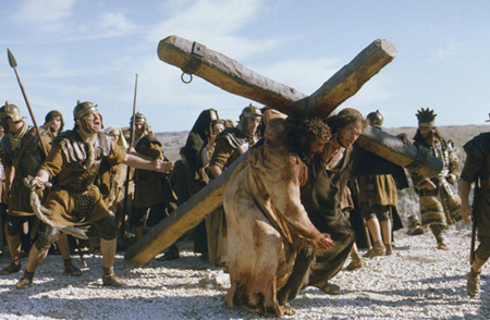 Newman In Christ شخصيات حول الصليب 3