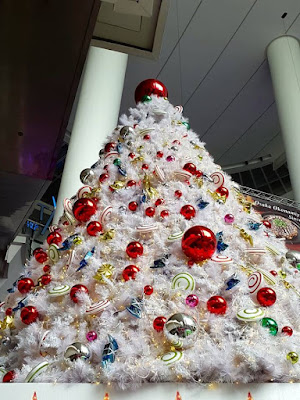 White Christmas tree at the Star Buona Vista 