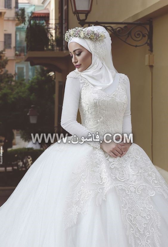 بالصور أجدد الأشكال العصرية فى عالم لفات الطُرح للعرائس المحجبات فساتين زفاف, فساتين زفاف محجبات, لفات طرح للزفاف, لفات حجاب للزفاف, أشكال لفات الحجاب فى الفرح