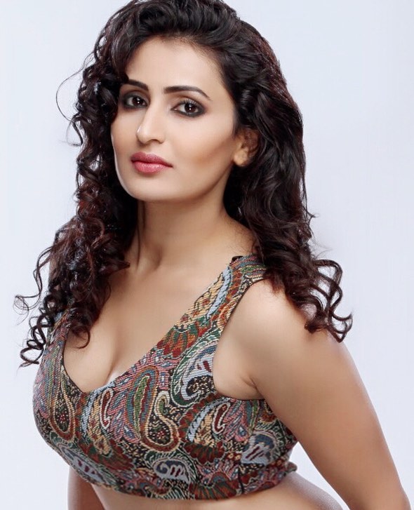 NAMRATA GAIKWAD Marathi Celebrity Hot Stills
