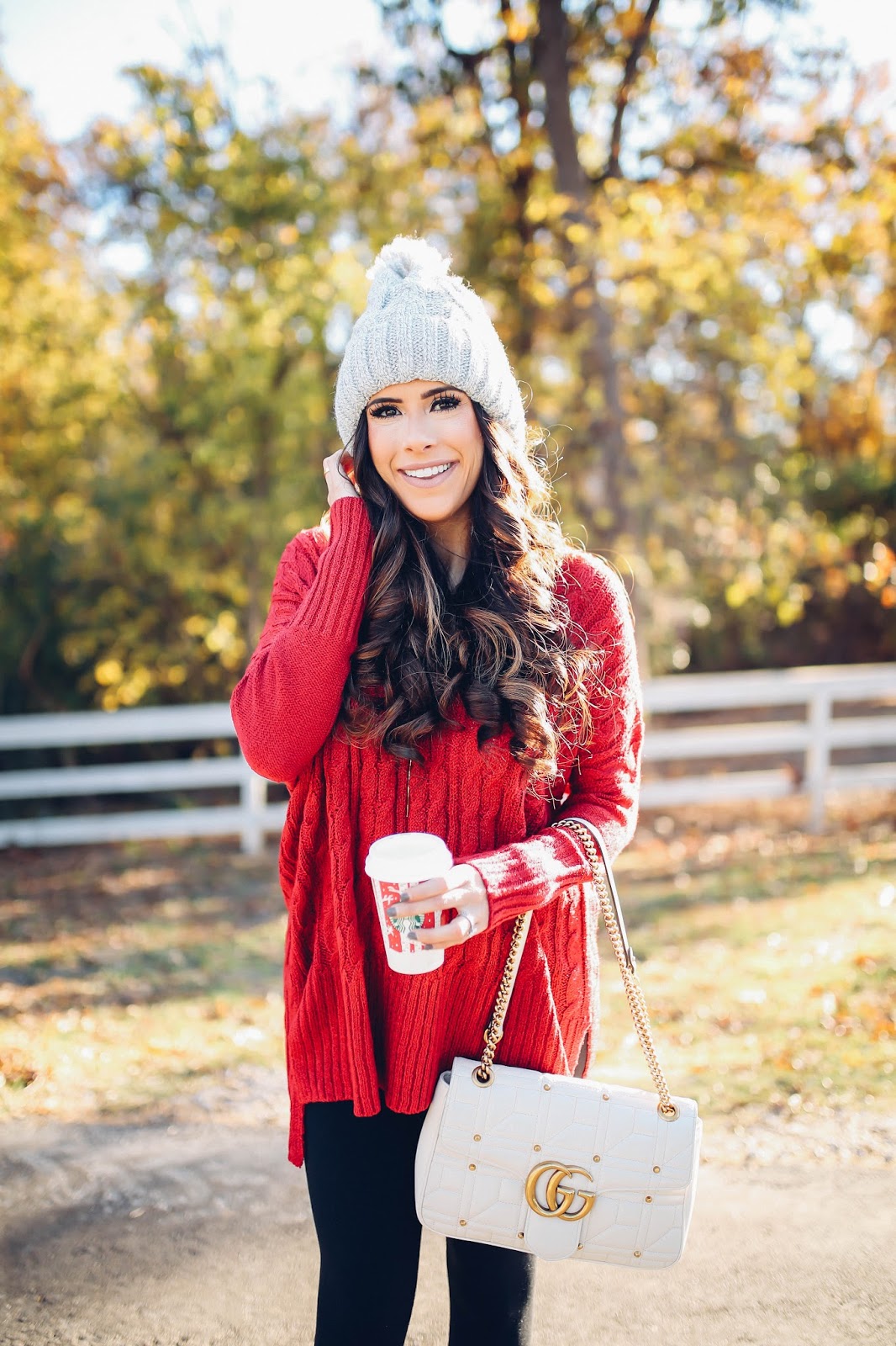 Casual & Comfy Laid Back Holiday Outfit | The Sweetest Thing
