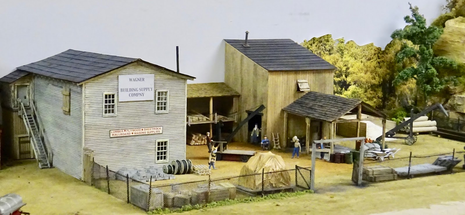 Model Railroad Minutiae Building supply company complete