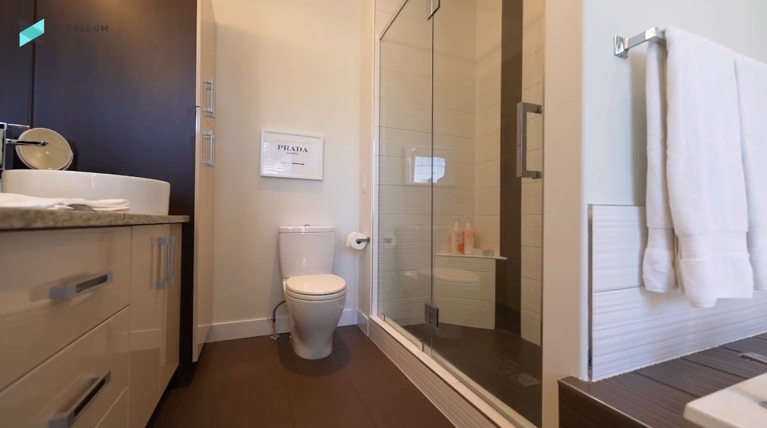 26 Interior Design Photos vs. 1903 26 Ave SW, Calgary, AB Home Tour