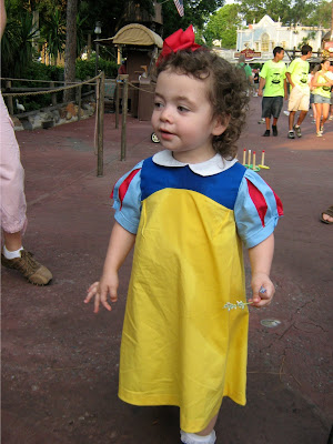 Delilah's Momma - Work, Play, Eat!: Delilah Wears Her Snow White Dress ...