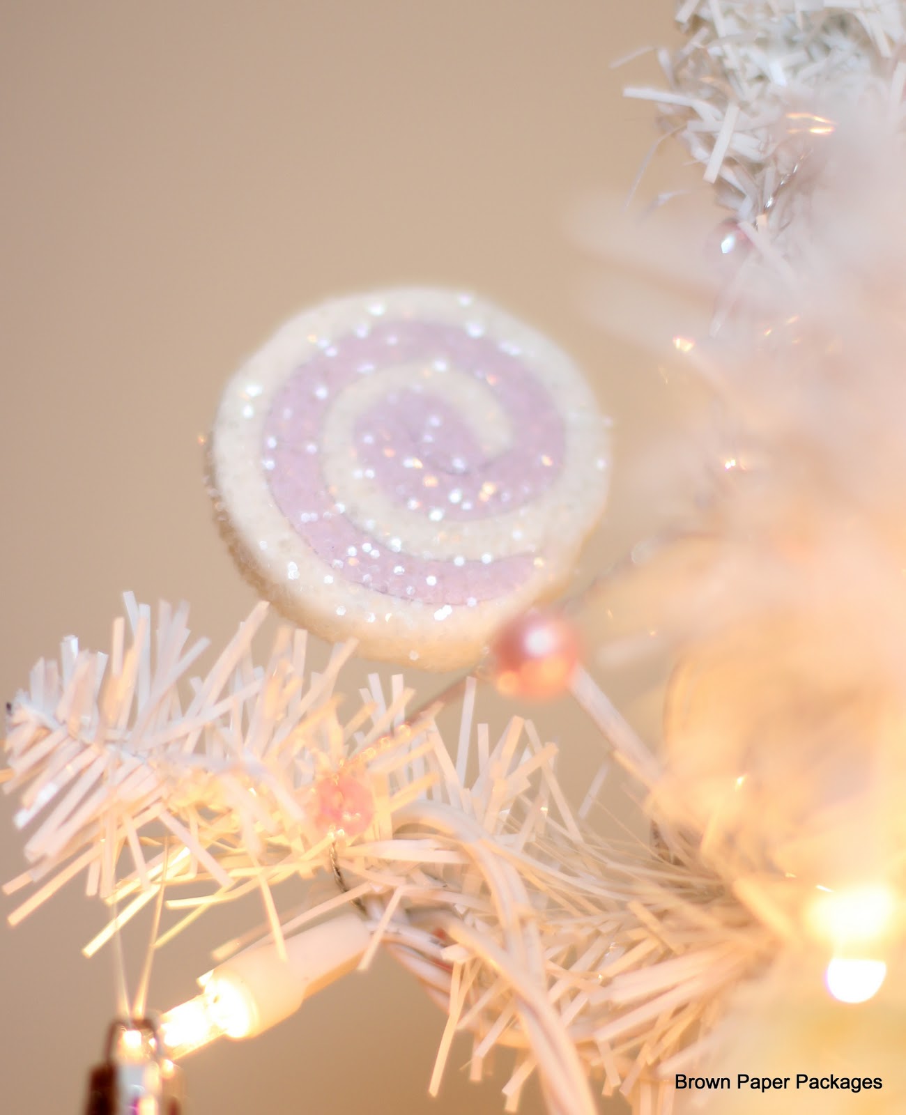 Brown Paper Packages: DIY Cutest Ever Lolly Ornaments