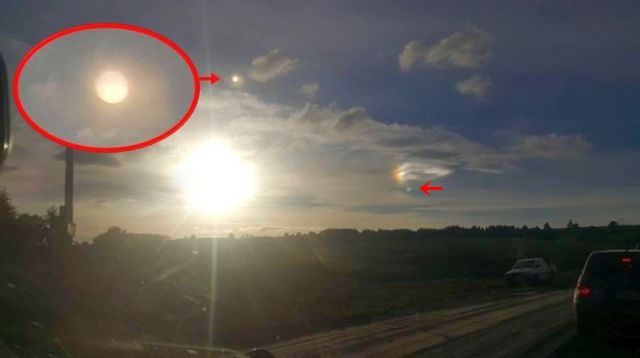 Strange sky phenomenon “mini sunset” photographed over Taupo, New Zealand  Mini%2Bsunset%2Bsecond%2Bsun