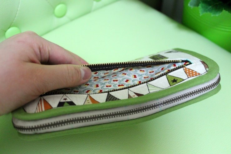 Zipper Wallet DIY Tutorial. ~ DIY Tutorial Ideas!