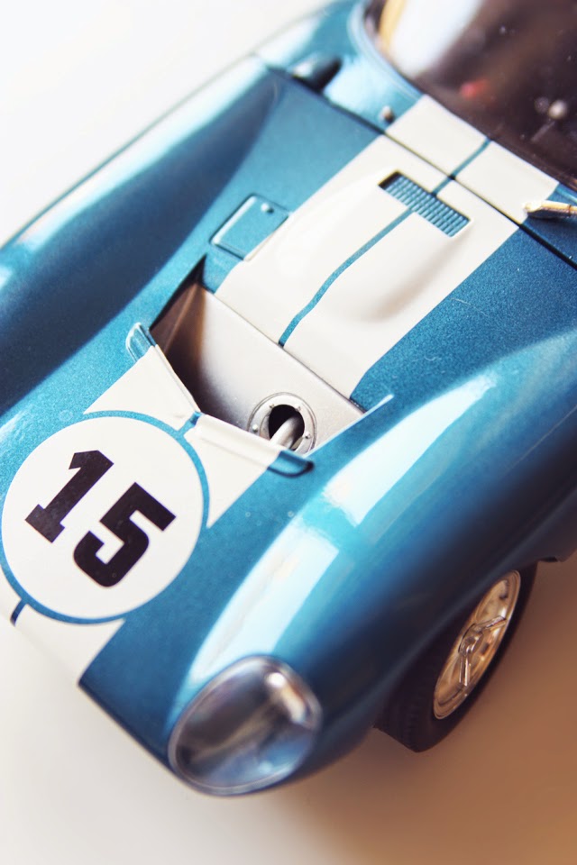 1/18 Yat Ming/Road Signature 1965 Shelby Cobra Daytona Coupe