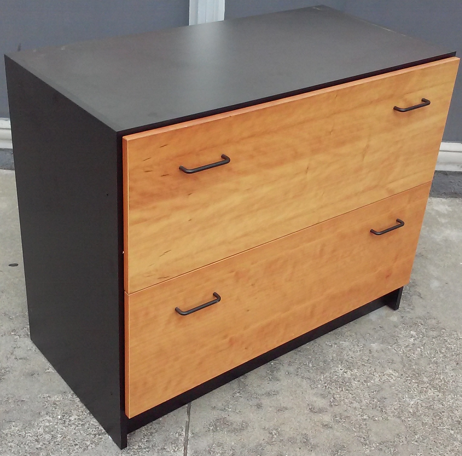 UHURU FURNITURE & COLLECTIBLES SOLD 15341 Techline 2 1/2' x 3' wide