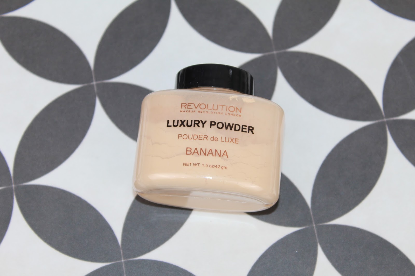 Makeup Revolution Banana Powder Review and Photos  Pink Paradise Beauty